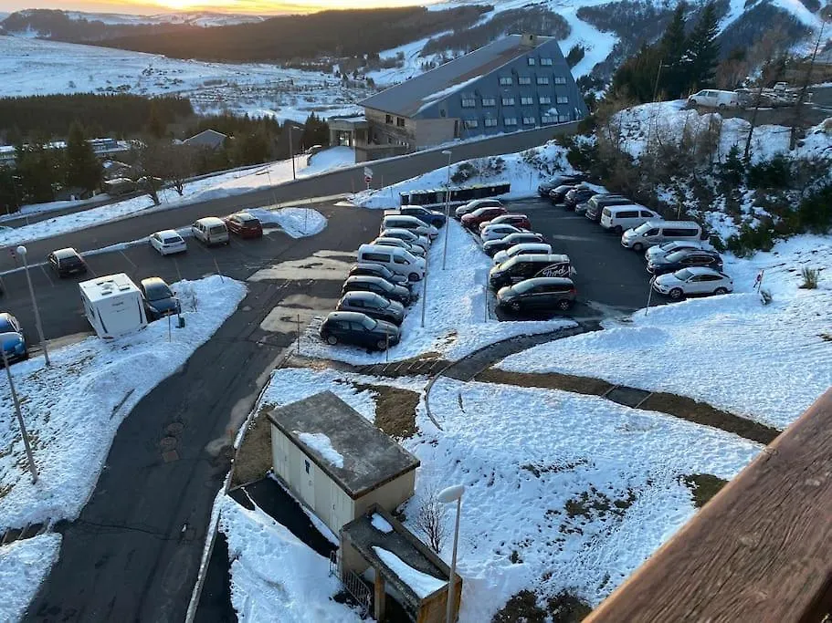 Appartement Bellevue Sur Les Hauteurs De Super-Besse France